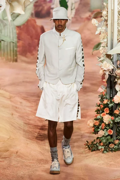 Look 47